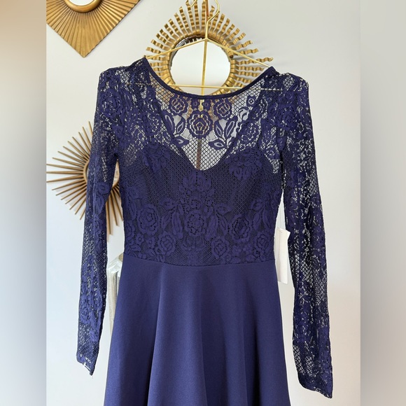 City Vibe - Navy Lace Long Sleeve Dress - Picture 2 of 5
